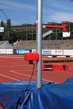 Stojany pro skok o tyči - elektronické ovládání, certifikace IAAF E-11-0620 STT11-65E