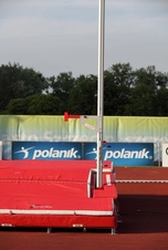 Stojany pro skok o tyči soutěžní skládací - elektronický odečet, certifikace IAAF E-15-0843, STT15-65FSTT15-65F
