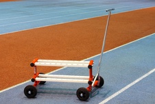 Stojan na oštěpy s kolečky JR-18-W